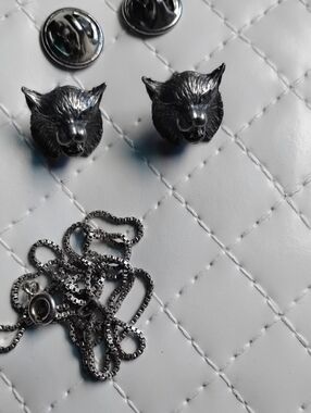 Men's Silver Wolf Head Cufflinks and Chain Set